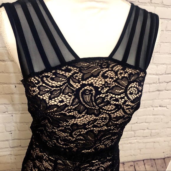 Formal Navy Lace Long Dress, size 6 - Picture 6 of 7